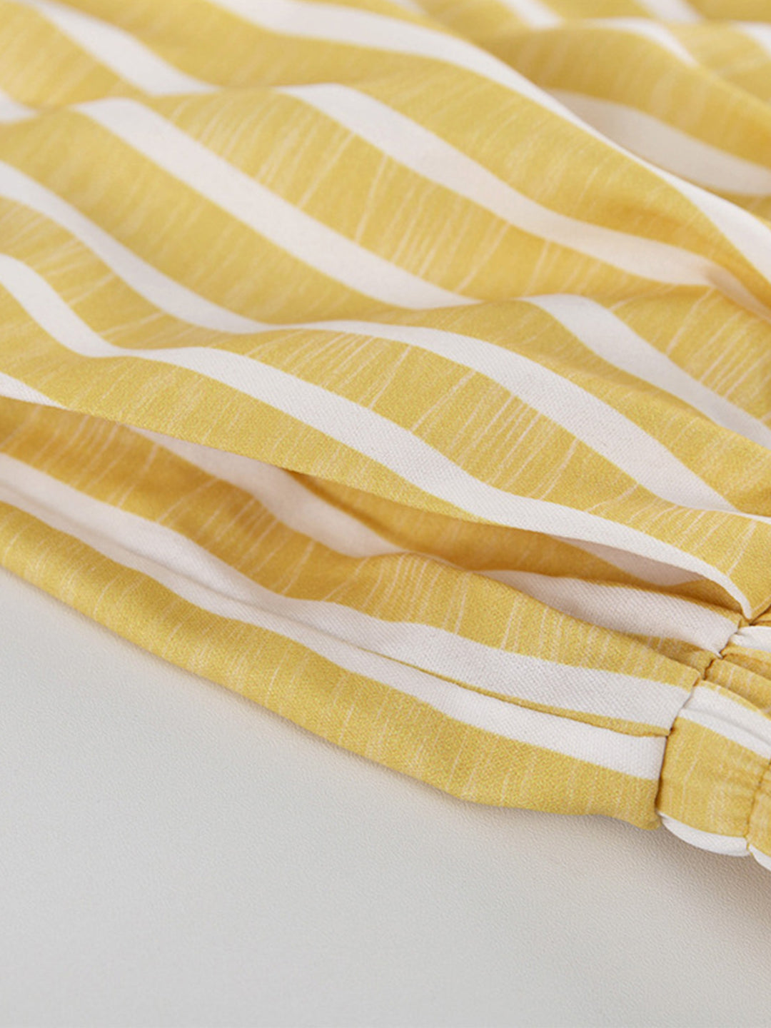 ASTRID ZWEITEILIGES SET mit passendem Oberteil und lockerer Hose