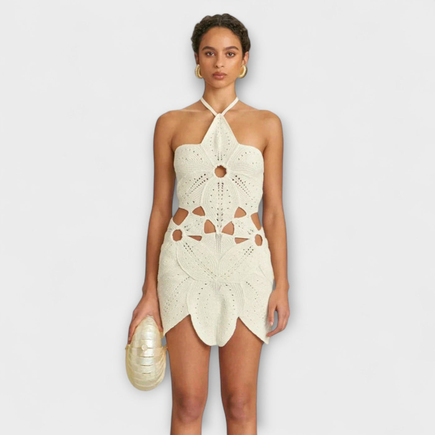 Ranyra – Häkelkleid mit Cut-Out-Design und Skulpturwirkung