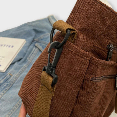 Emma Fioretti – Klassische Tote aus Cord