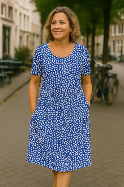 AZZURA™ – Eleganter und schmeichelhafter Morgenmantel für einen anspruchsvollen Stil