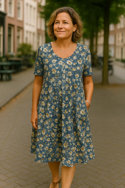 AZZURA™ – Eleganter und schmeichelhafter Morgenmantel für einen anspruchsvollen Stil