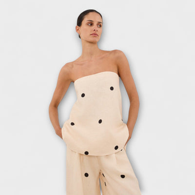 Milana – Gepunktetes Set mit schulterfreiem Oberteil