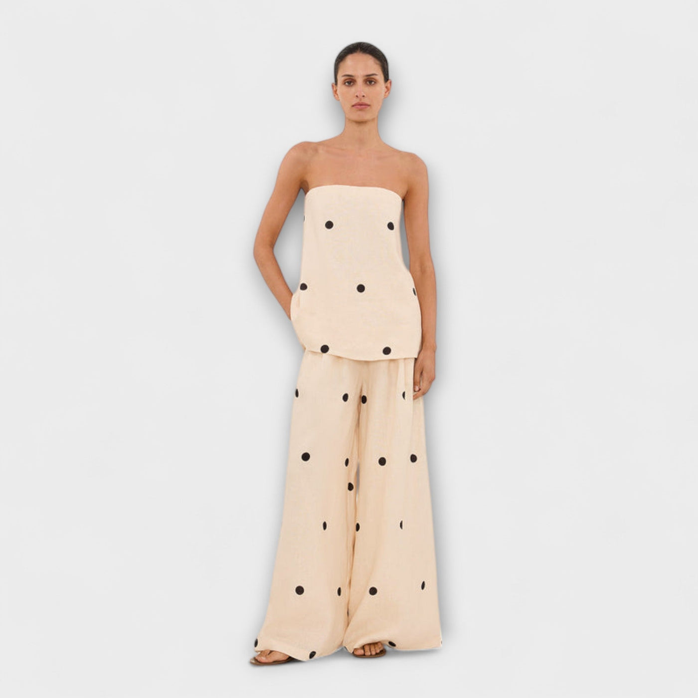 Milana – Gepunktetes Set mit schulterfreiem Oberteil