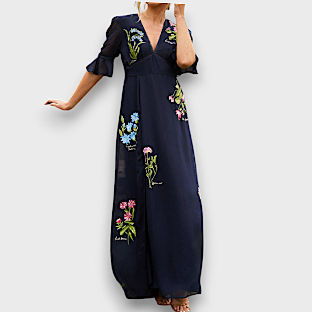 Adelise – Besticktes Maxikleid mit floraler Eleganz