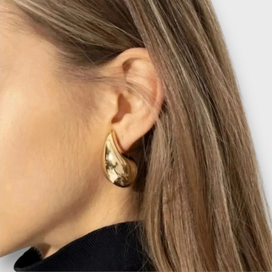 Ivy – Skulpturale Ohrstecker in Gold oder Silber