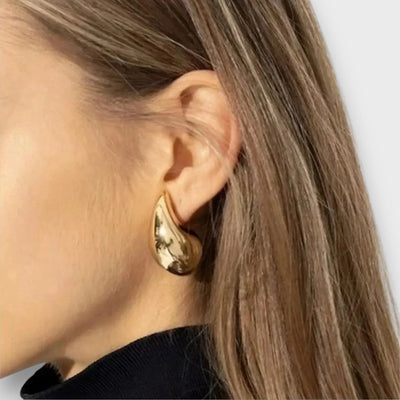 Ivy – Skulpturale Ohrstecker in Gold oder Silber