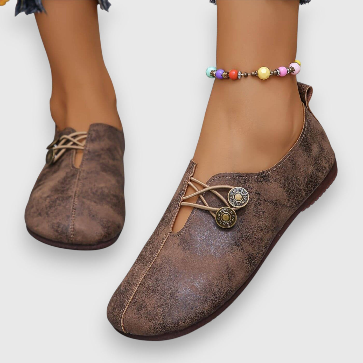 Mira – Weiche Slipper mit Vintage-Knopfdetail