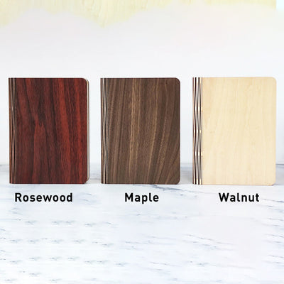 LumenArte | Elegante Holzbuchlampe mit RGB-Farbwechsel und natürlichem Design