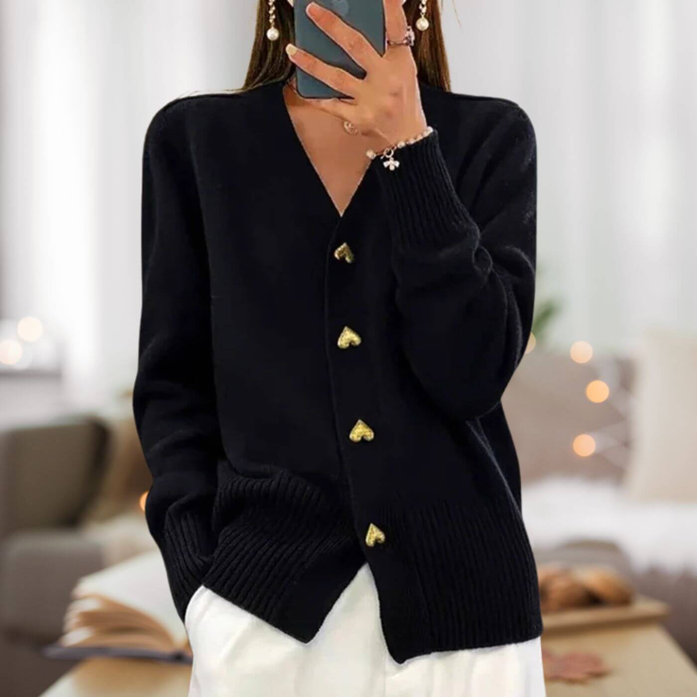 Paula™ – Elegante Strickjacke mit Herzknöpfen