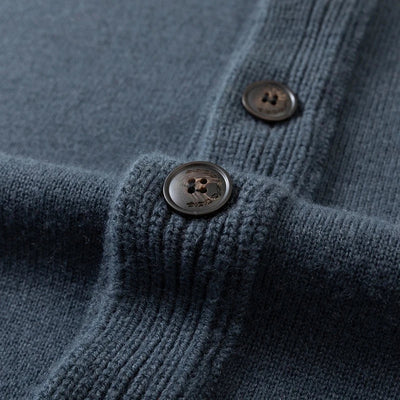 Atelier Wool Cardigan mit kuscheligem, warmem Stoff