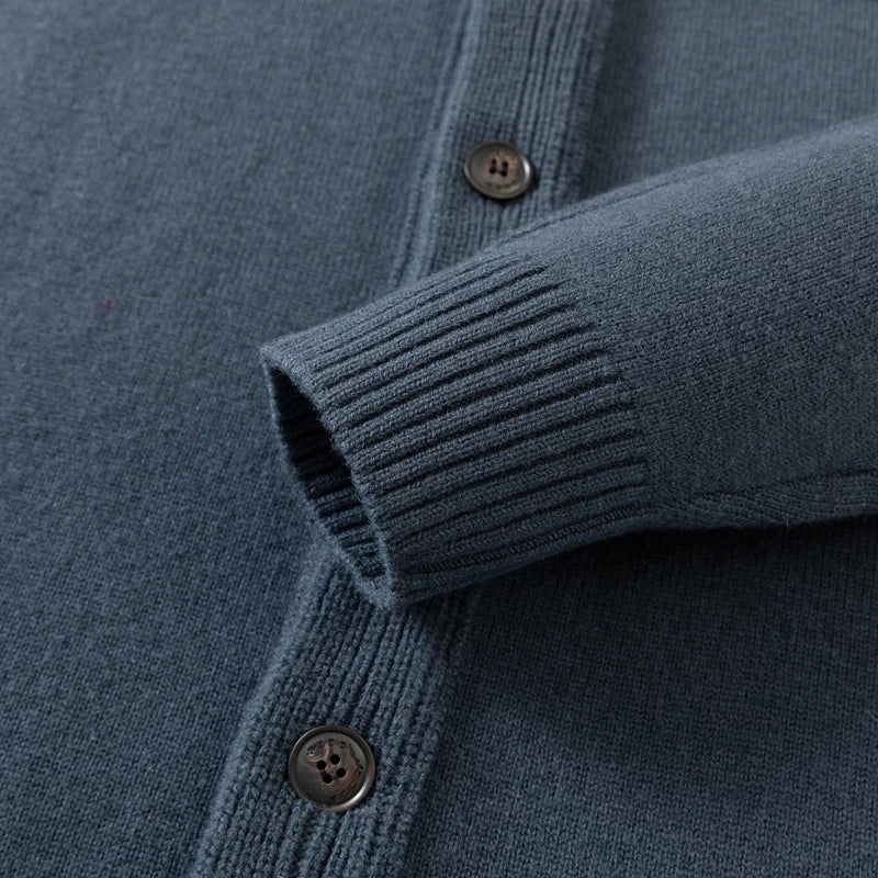 Atelier Wool Cardigan mit kuscheligem, warmem Stoff