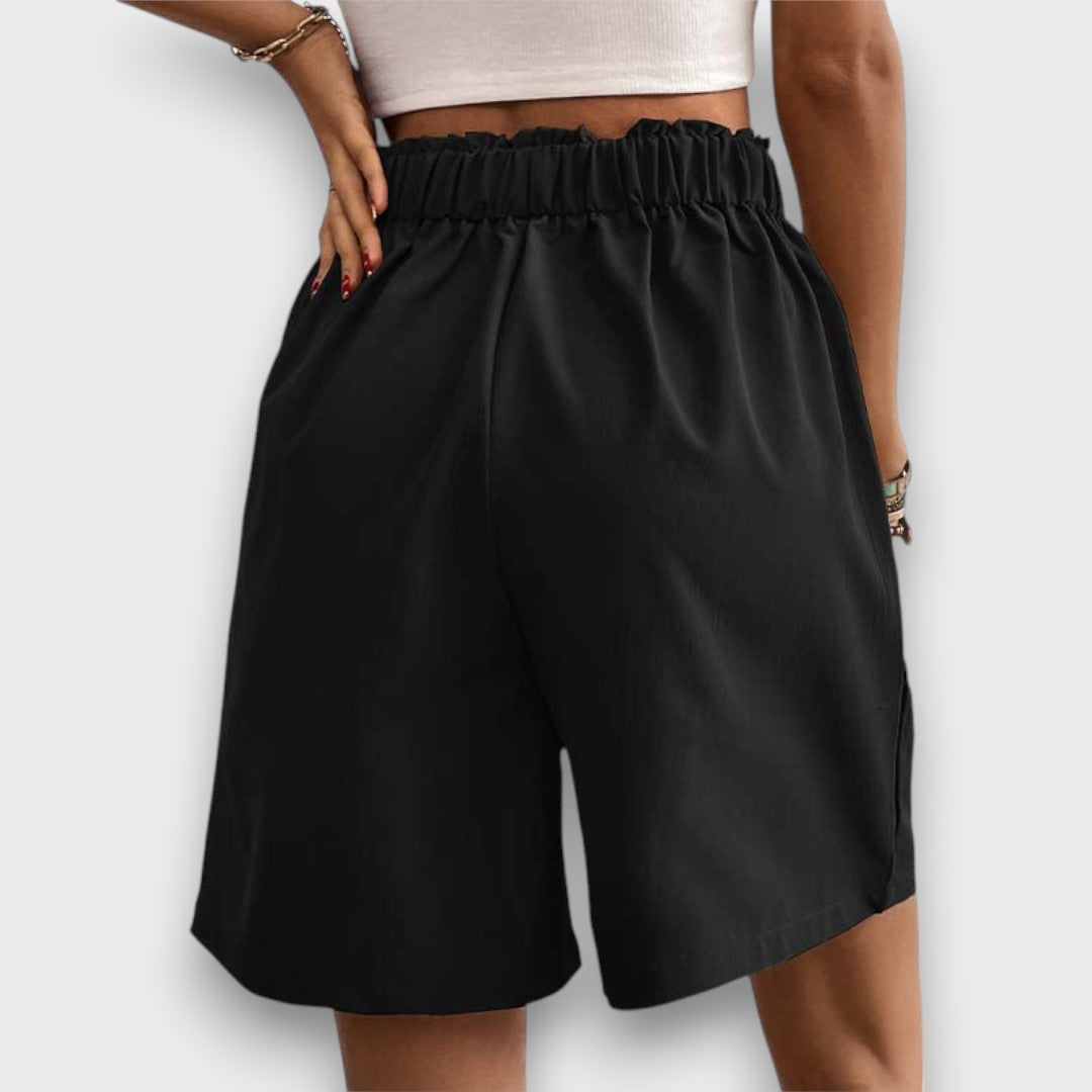 Elvyna – Weite Shorts mit Faltenbund