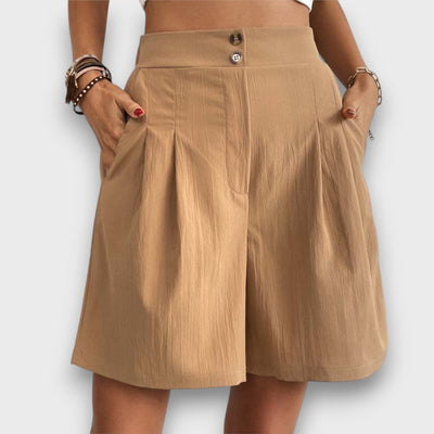 Elvyna – Weite Shorts mit Faltenbund