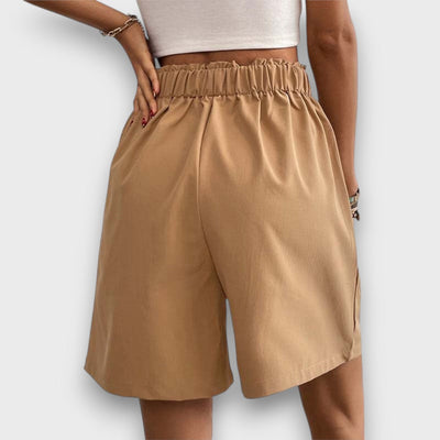 Elvyna – Weite Shorts mit Faltenbund