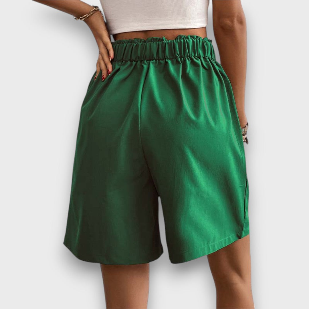 Elvyna – Weite Shorts mit Faltenbund