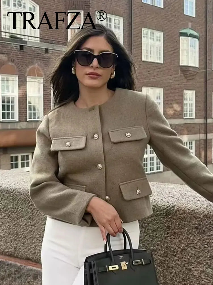 Esther | Kurze Damenjacke mit modischem Schnitt