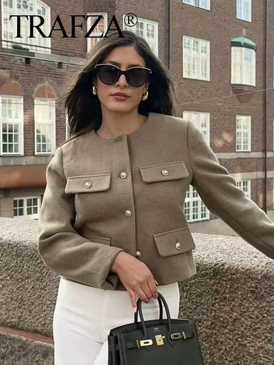 Esther | Kurze Damenjacke mit modischem Schnitt