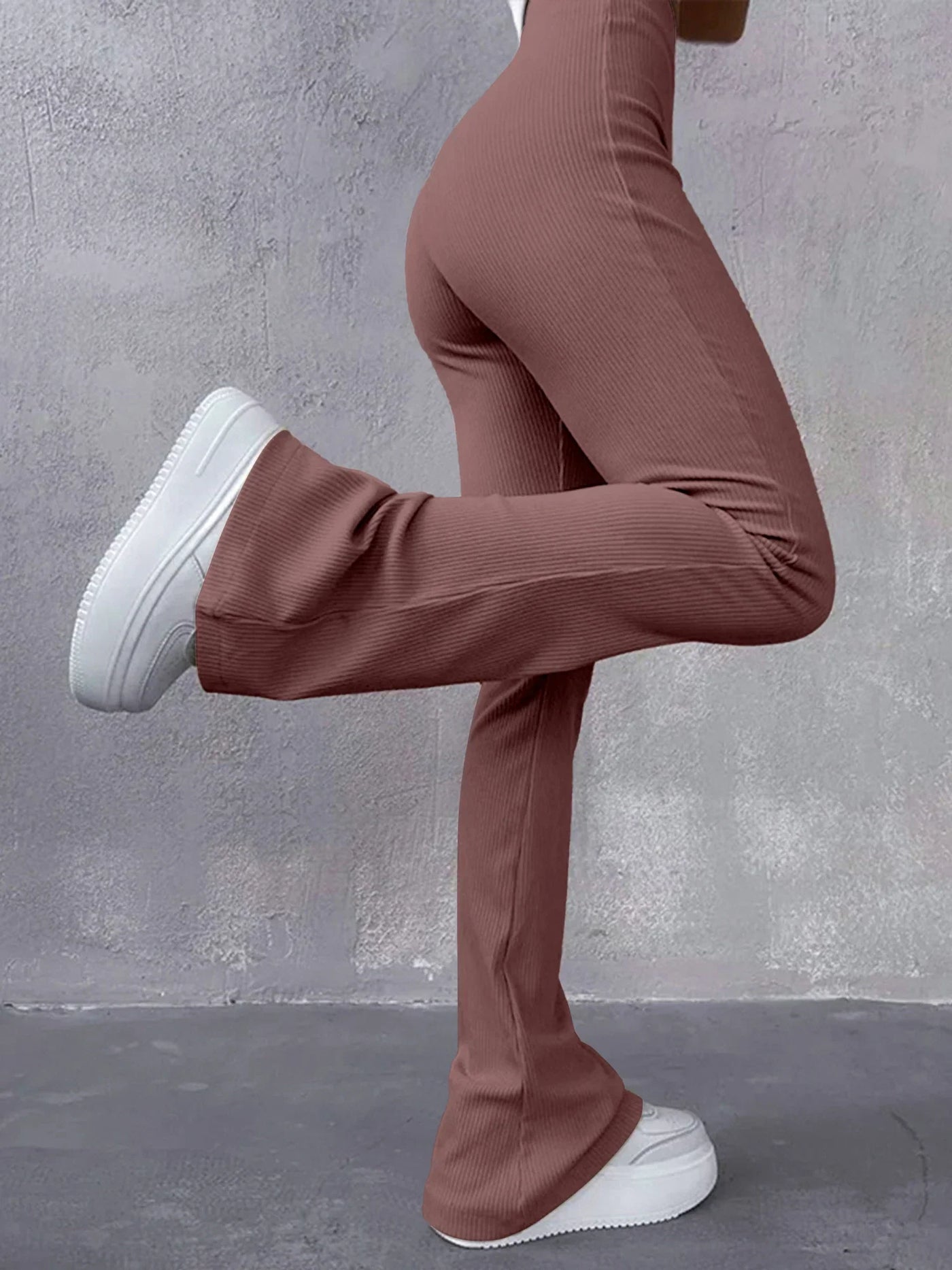 Virginia® | Gerippte Schlaghose mit hoher Taille