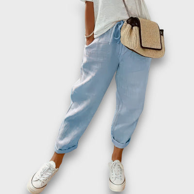 Lenja – Leichte Sommerhose mit künstlerischem Print