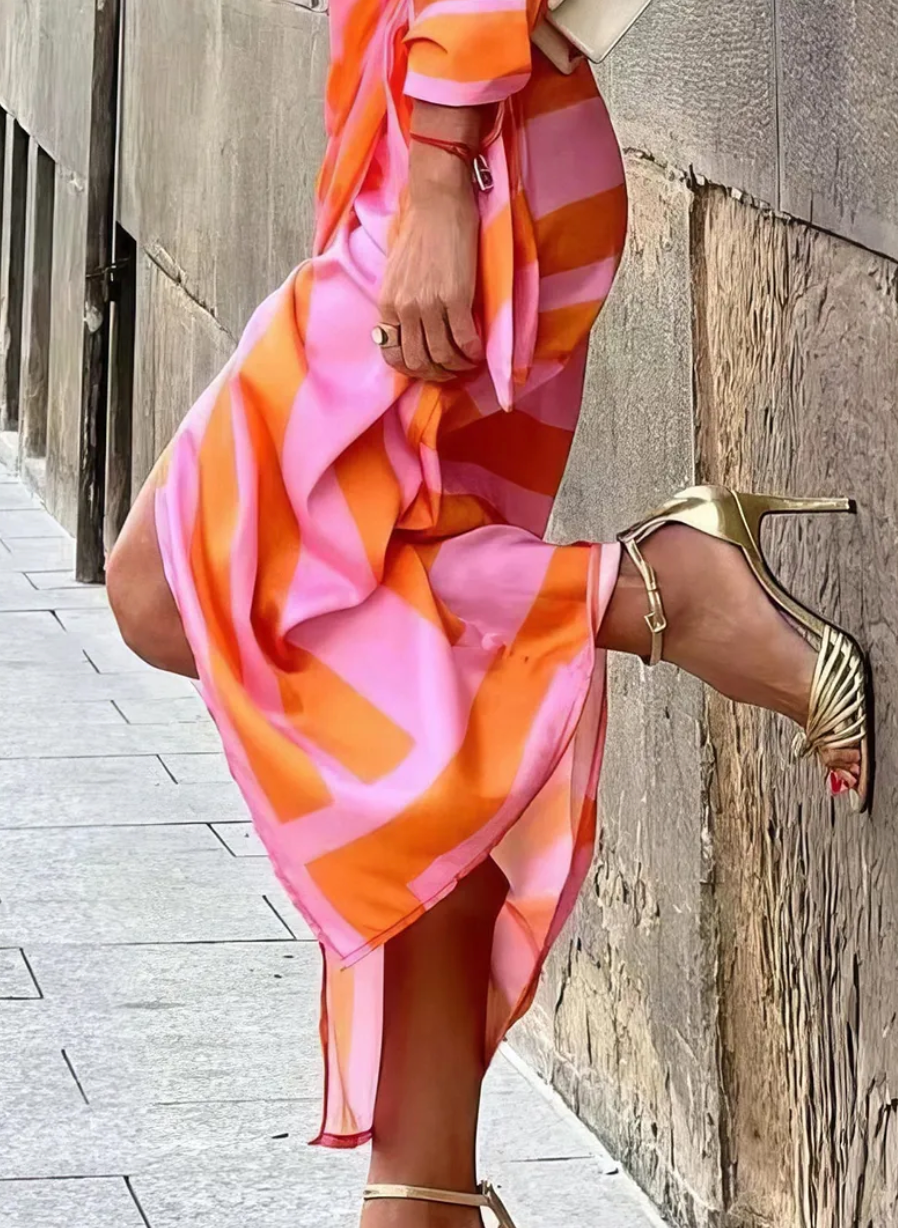 Amira - Elegantes Wickelkleid mit sophistiziertem Muster