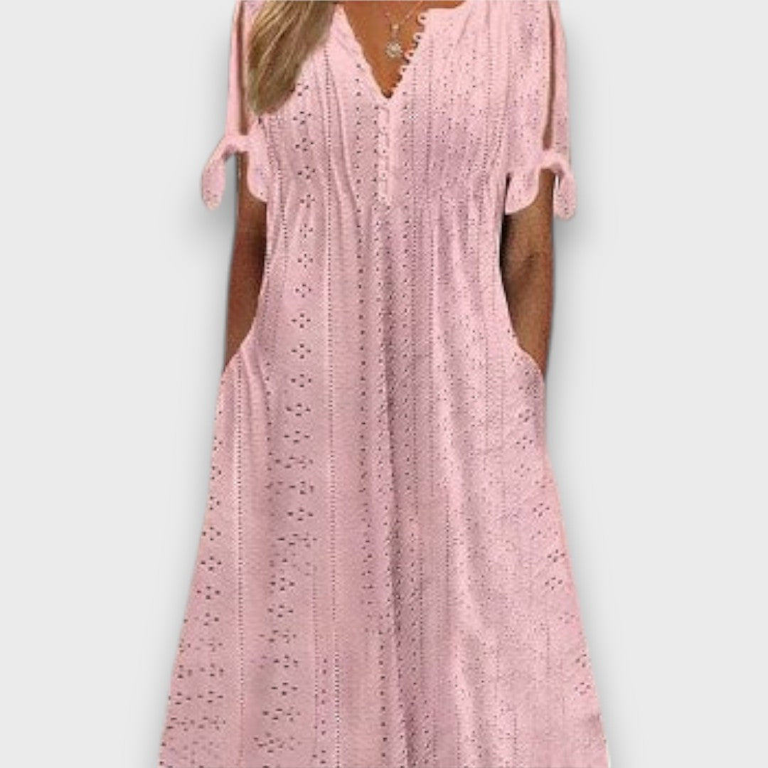 Aureline – Feminines Sommerkleid mit Lochmuster