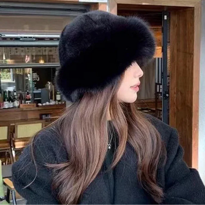 Mongolischer Frauenhut mit Fellbesatz für kalte Wintertage