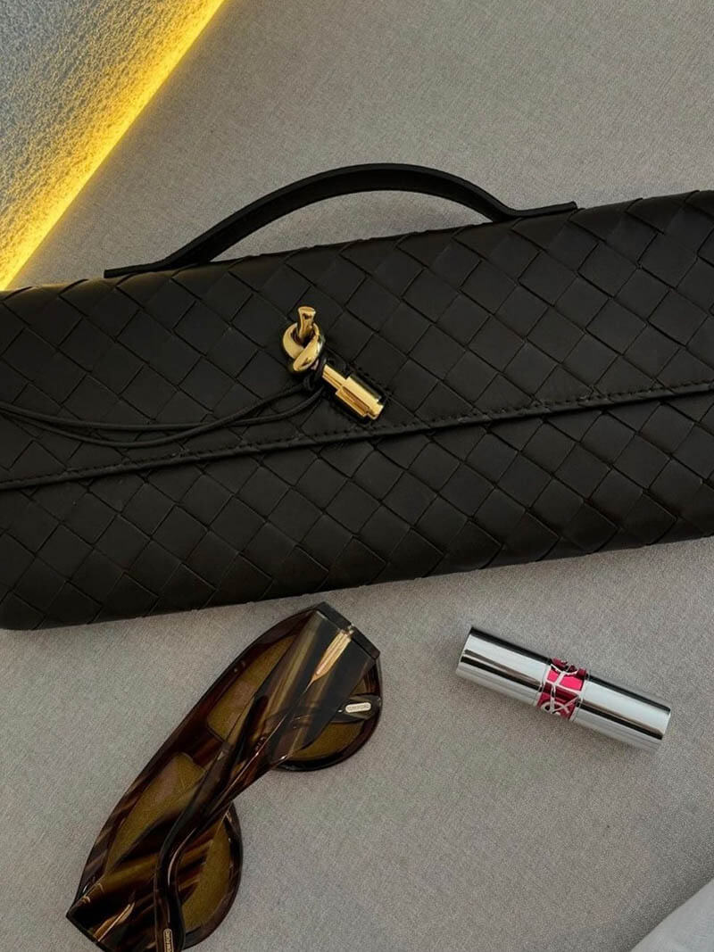 Bianca – Geflochtene Clutch