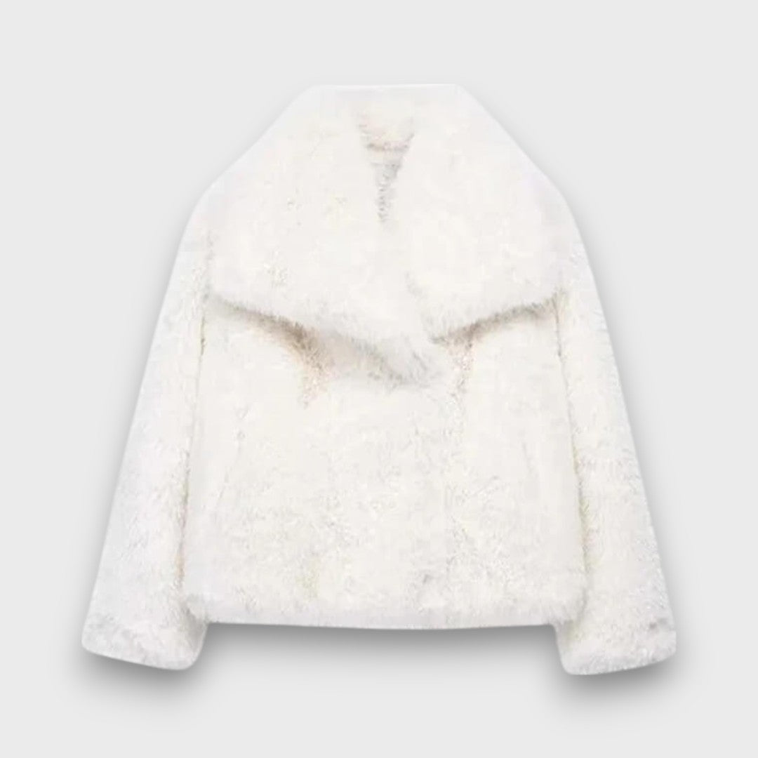 Jeline – Kuscheliger Faux-Fur-Mantel in Creme