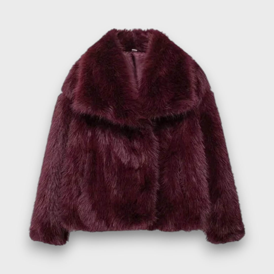 Jeline – Kuscheliger Faux-Fur-Mantel in Creme