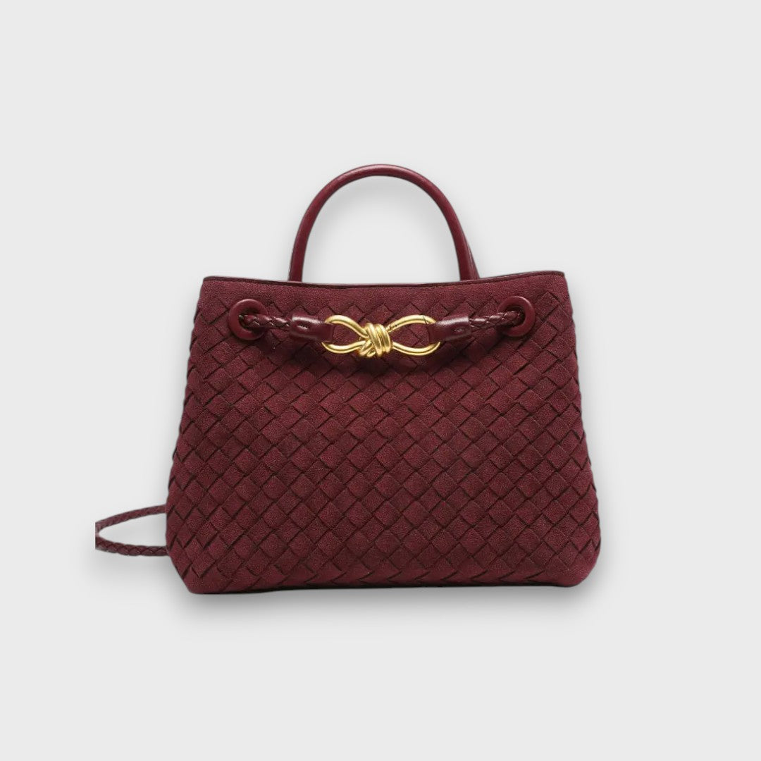 Lucia – Zamszowa torebka z eleganckim detalem