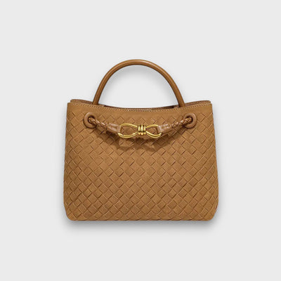 Lucia – Zamszowa torebka z eleganckim detalem