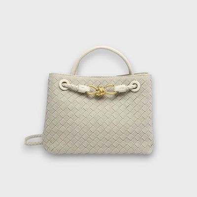 Lucia – Zamszowa torebka z eleganckim detalem