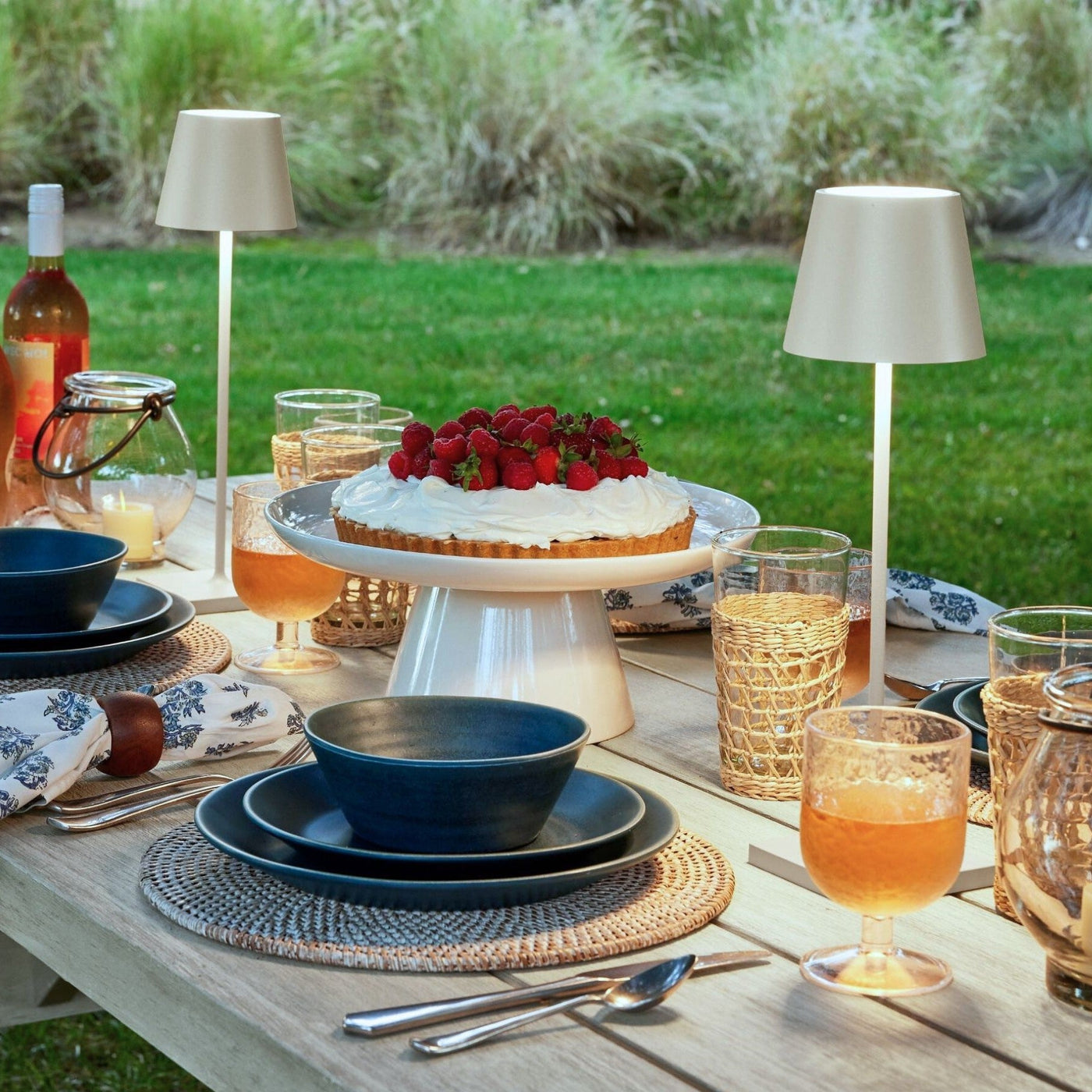 Verstellbare hohe Tischlampe für stilvolle Beleuchtung