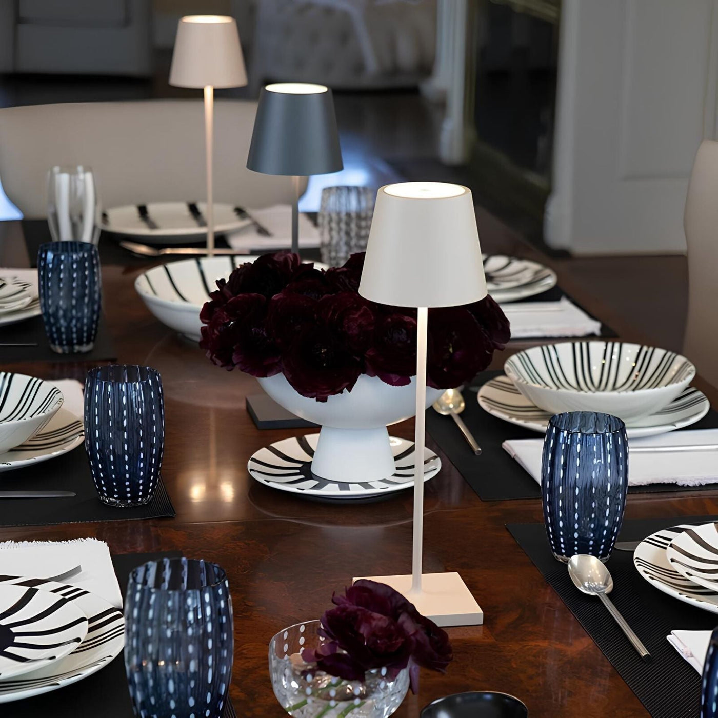 Verstellbare hohe Tischlampe für stilvolle Beleuchtung