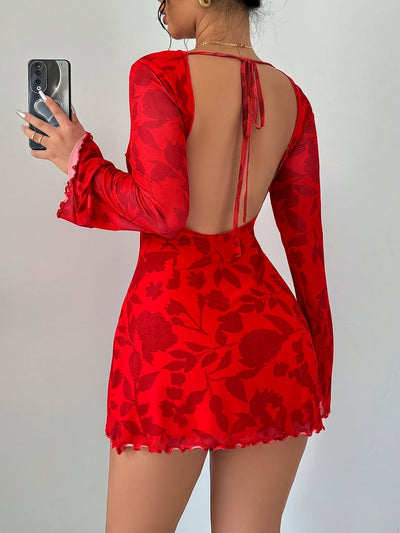 Rotes Blumen-Minikleid – Rückenfrei, V-Ausschnitt, Bindeärmel, elegant & sexy