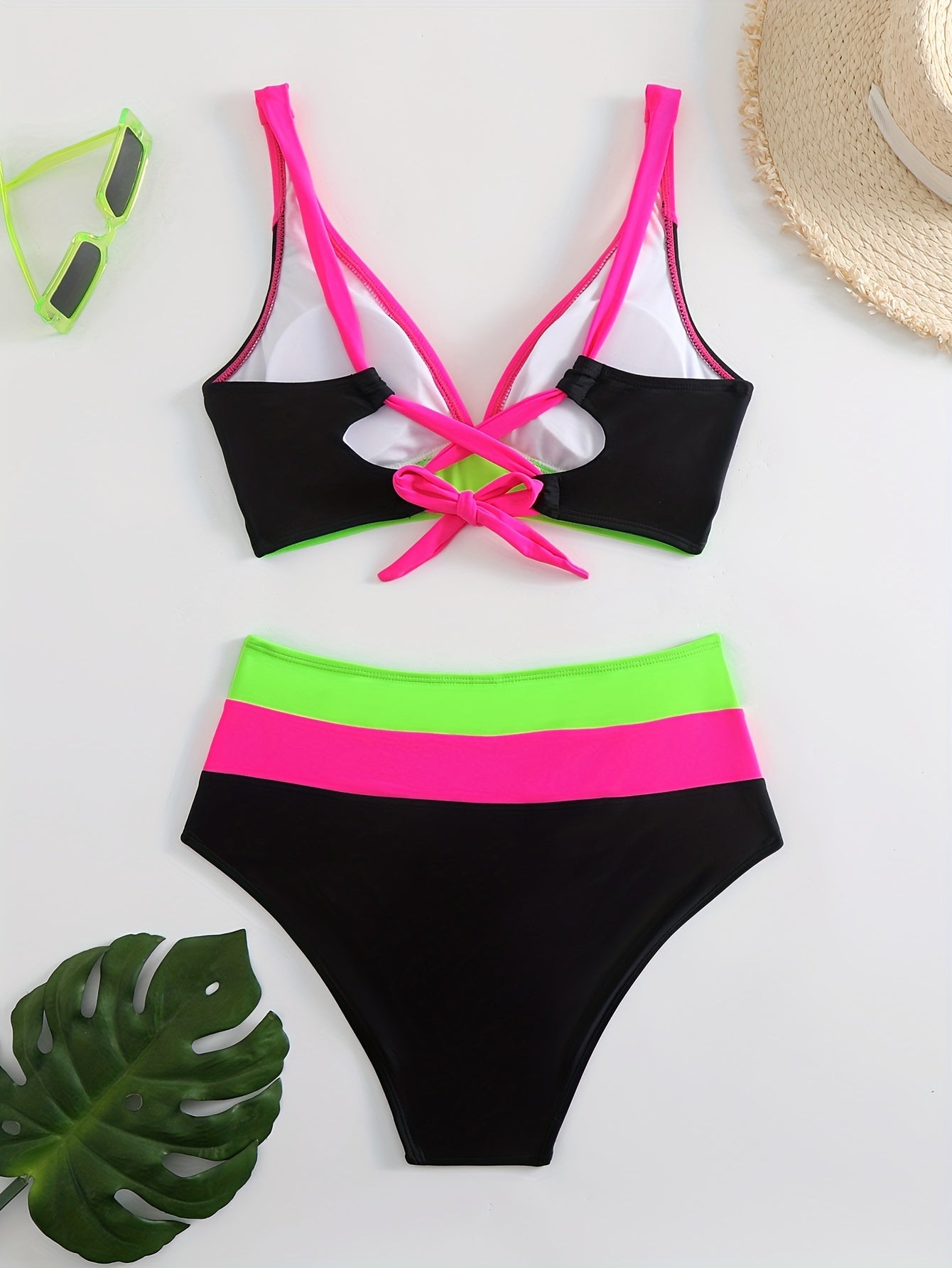 Schickes Damen Bikini-Set – Farbblock-Design mit V-Ausschnitt & Gerafften Details