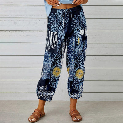 ALMIRA - Hose mit lockerem Schnitt und Blumenmuster