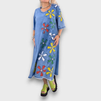 Luanda – Blumenkunst auf Denim