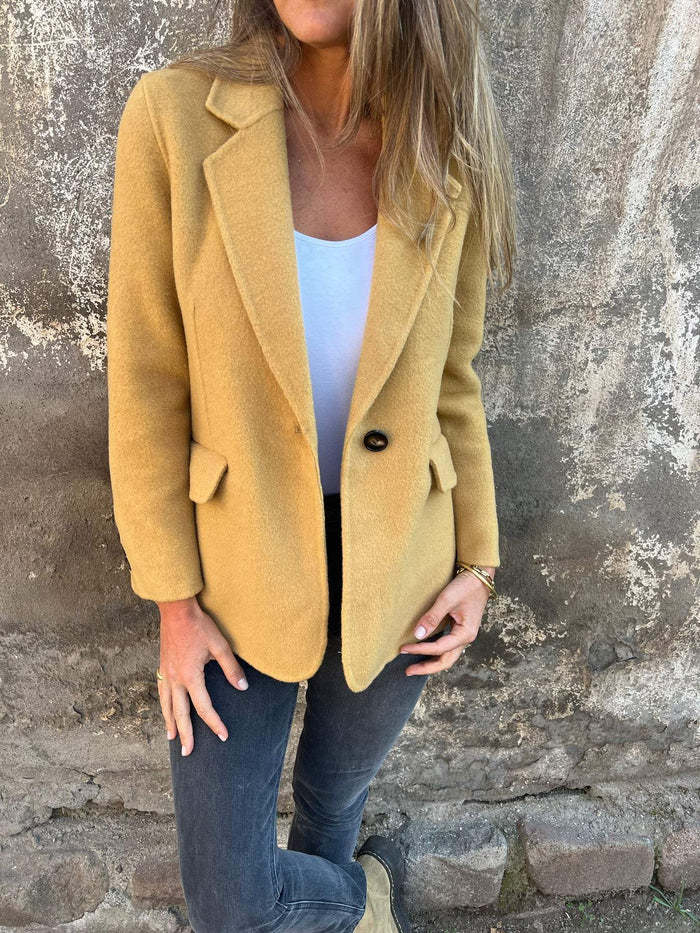 Emma | Eleganter Blazer für stilvolle Auftritte