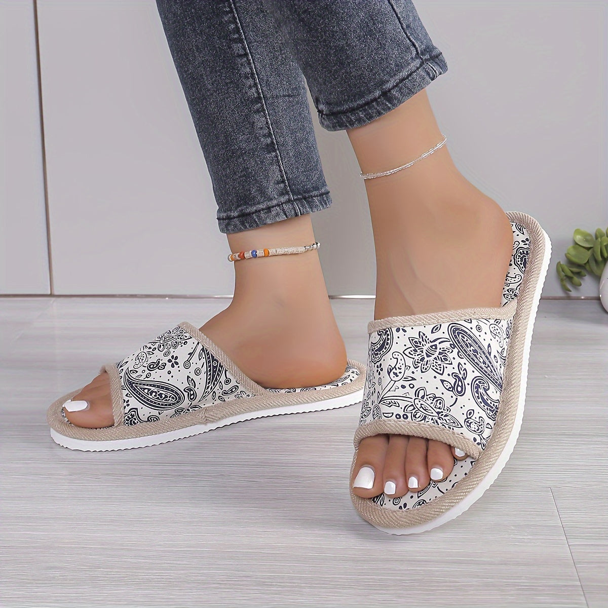 Damen Sommer-Hausschuhe – Leichte, Bunte Slippers mit Paisley-Muster