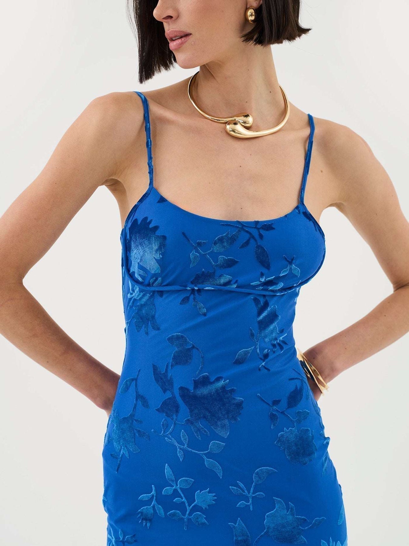 GRETA | Florales Maxikleid aus samtigem, weichem Stoff