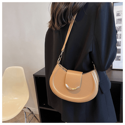 BIA - Halbmond-Schultertasche mit Kette