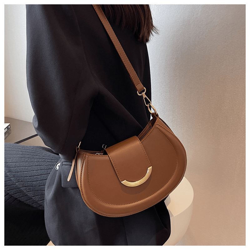 BIA - Halbmond-Schultertasche mit Kette