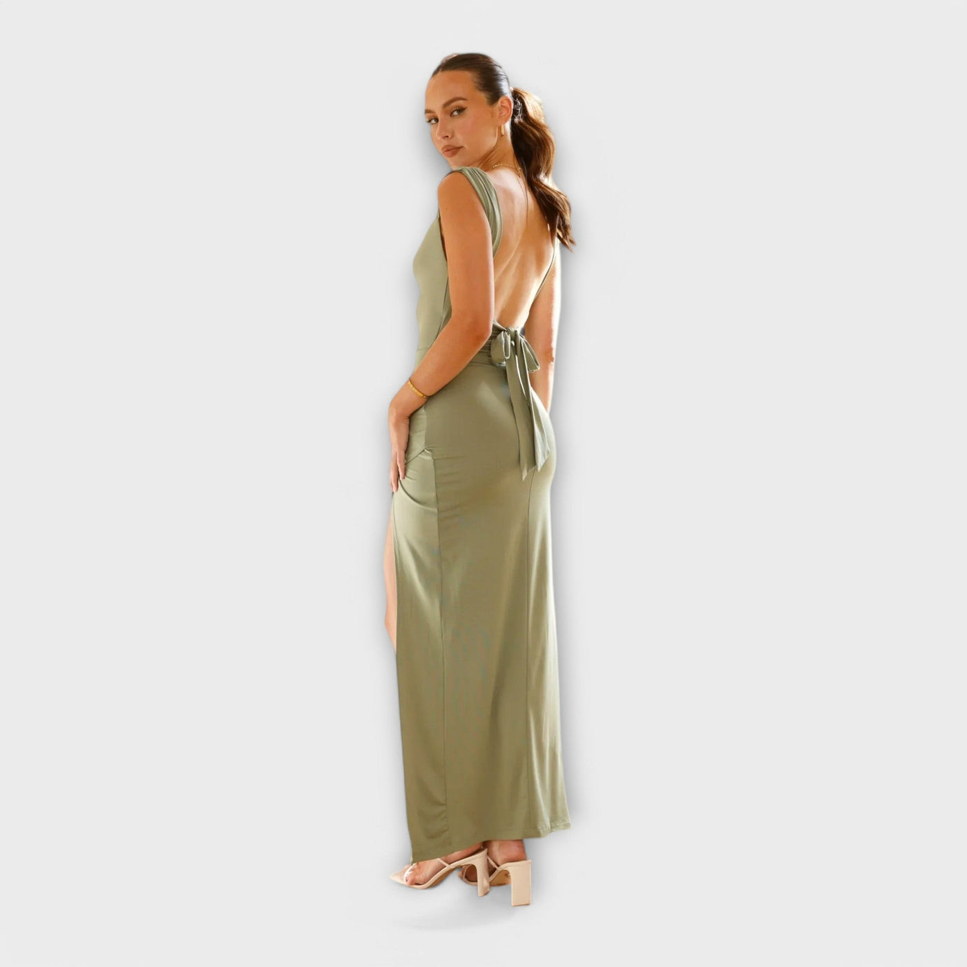 Seraphina – Figurbetontes Maxikleid mit Schlitz