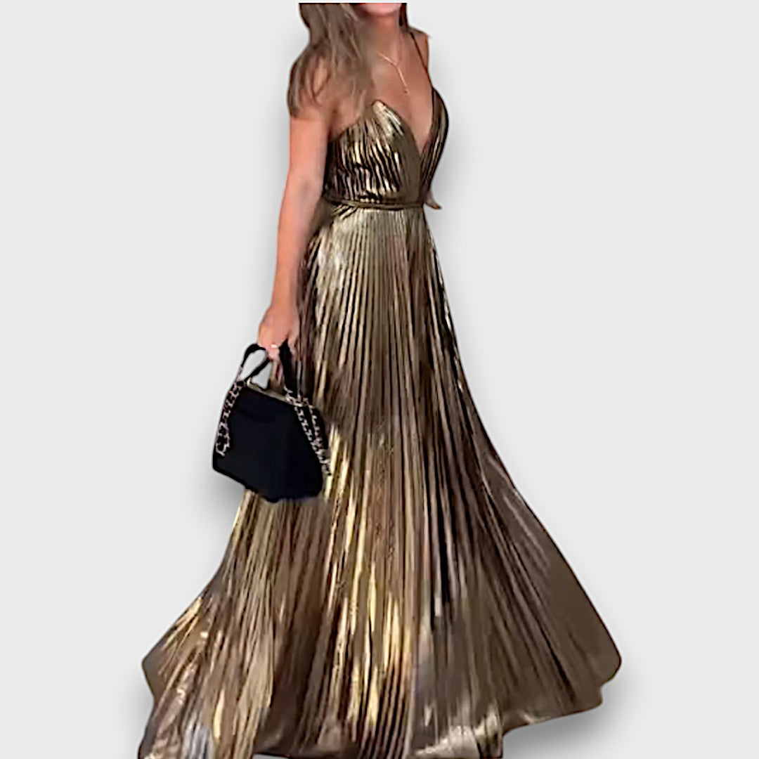 Aurora – Goldenes Plisseekleid mit tiefem Ausschnitt