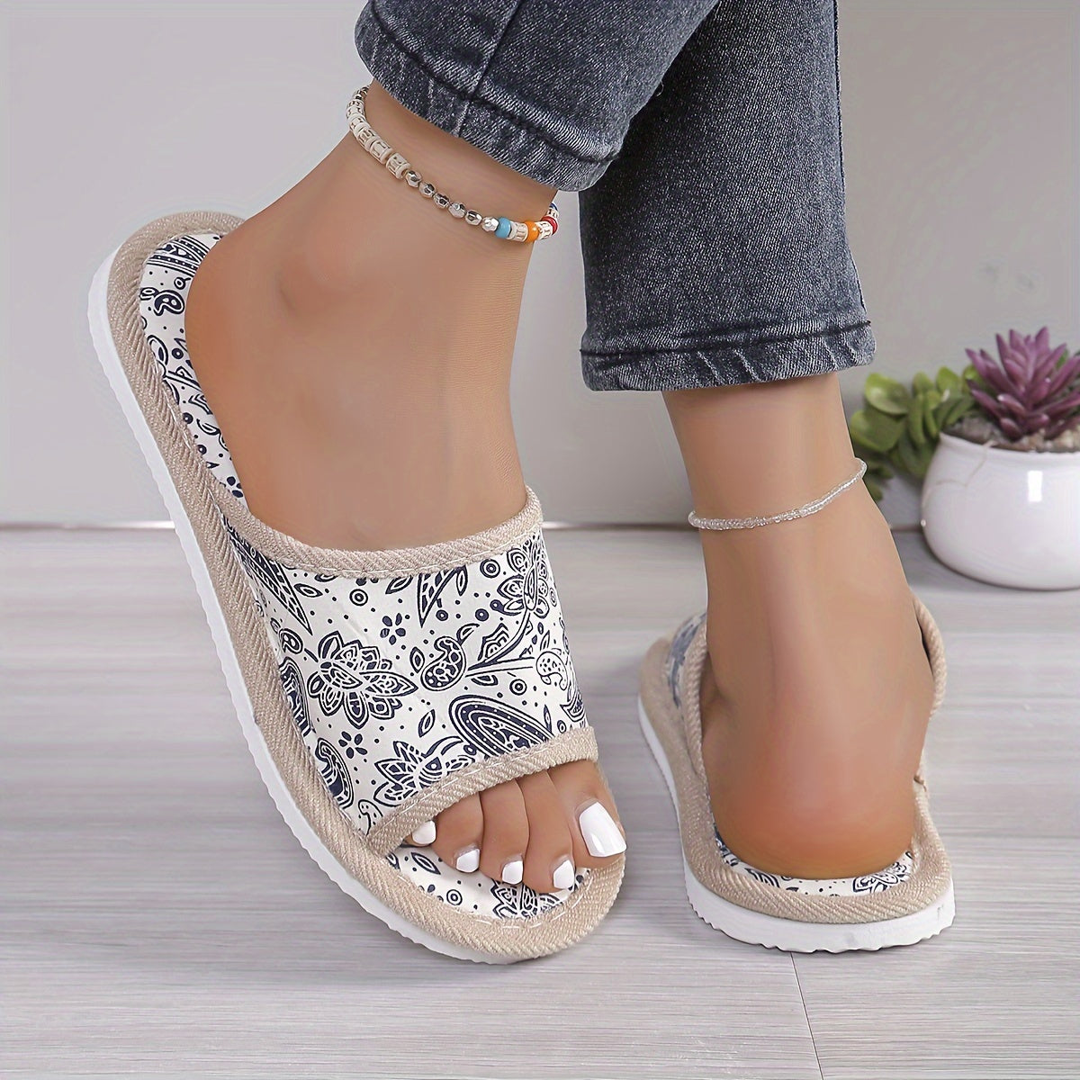 Damen Sommer-Hausschuhe – Leichte, Bunte Slippers mit Paisley-Muster