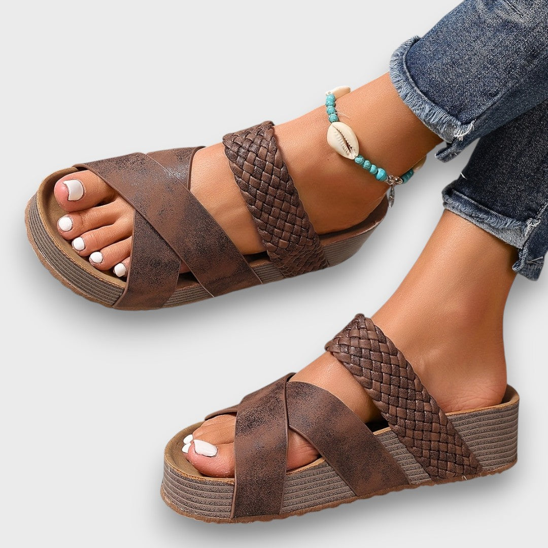 Malika – Sommerliche Komfort-Sandalen mit geflochtenem Akzent