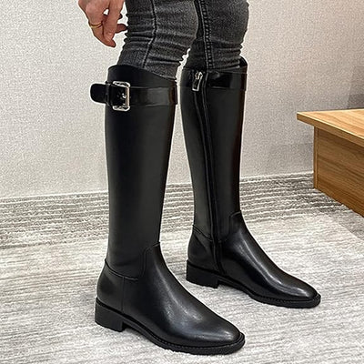 CARRIE - Hohe Stiefel mit Schnallenriemen 2024