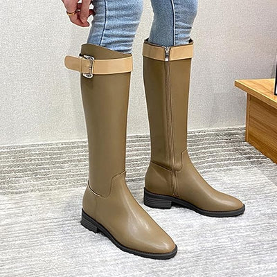 CARRIE - Hohe Stiefel mit Schnallenriemen 2024