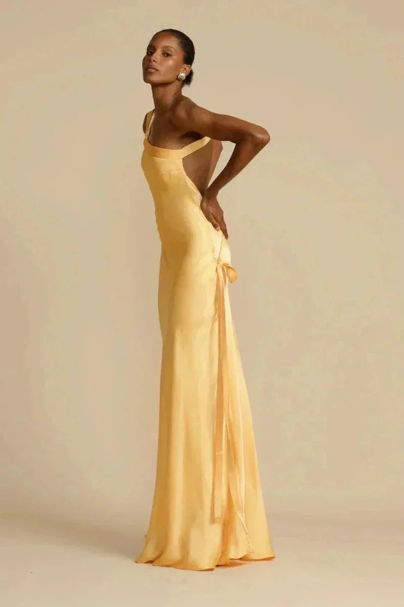 Maxine - Elegant one-shoulder dress with open back and sloped neckline